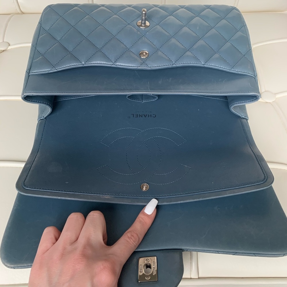 $8K CHANEL JUMBO CLASSIC - LAMBSKIN - POWDER BLUE - Picture 6 of 16